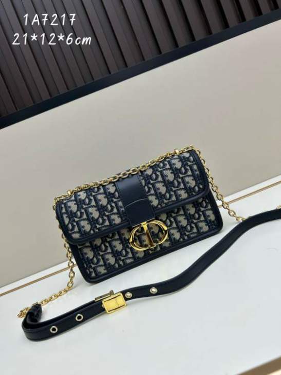 Picture of Dior Handbags _SKUfw239225794fw